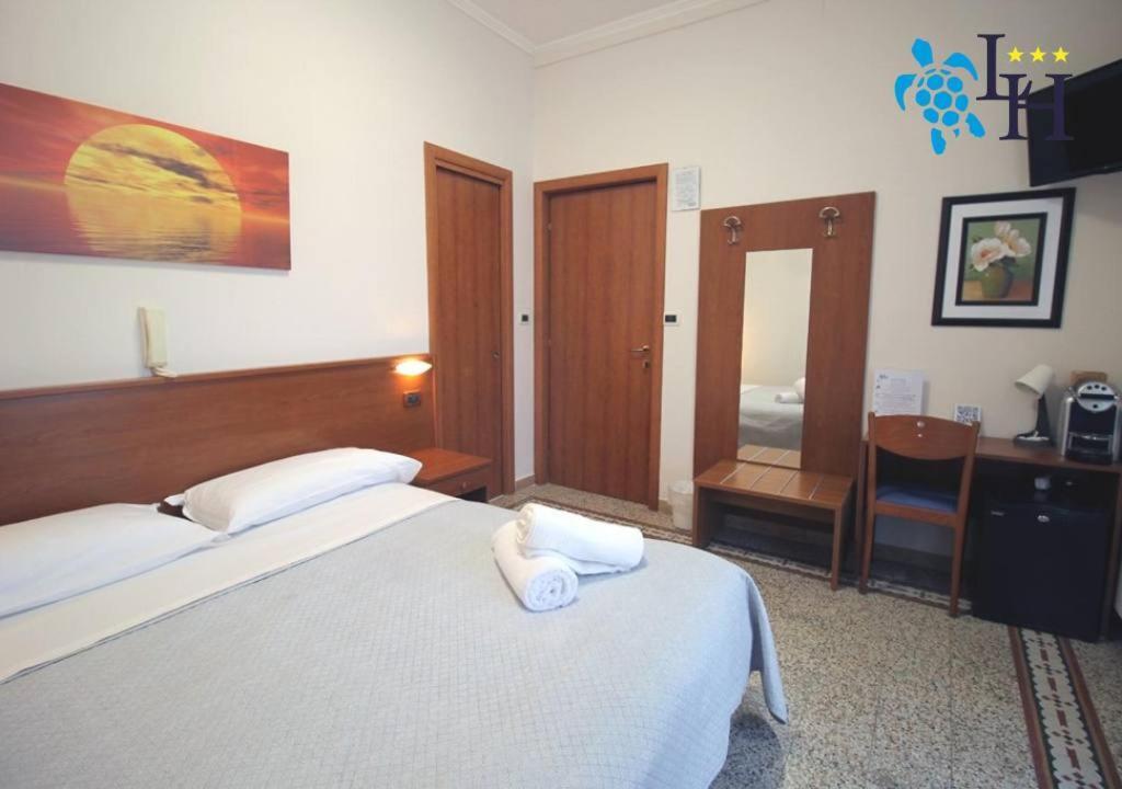 Hotel Lora Bordighera Exterior foto