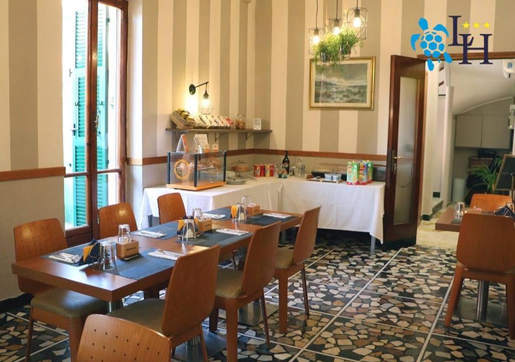 Hotel Lora Bordighera Exterior foto