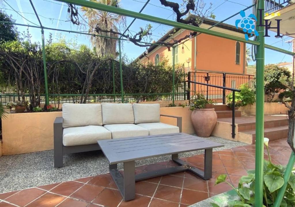 Hotel Lora Bordighera Exterior foto