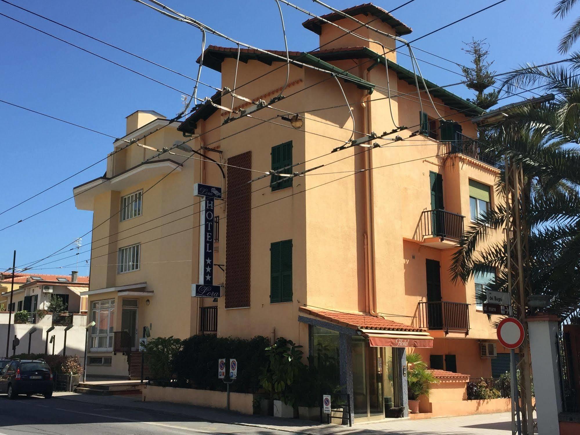 Hotel Lora Bordighera Exterior foto