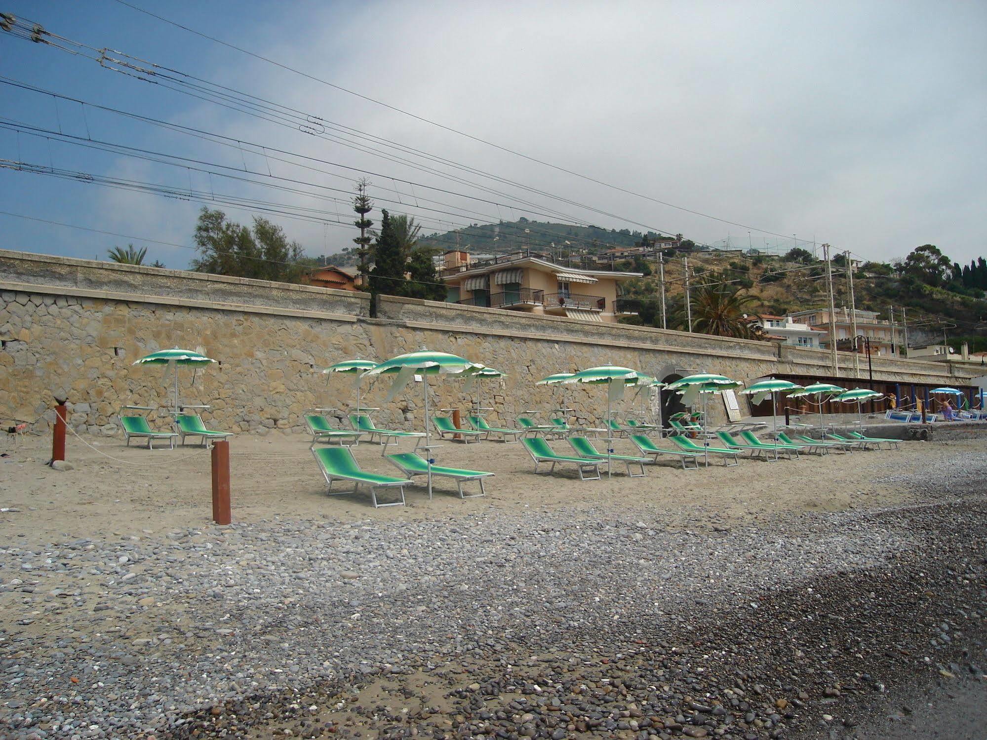 Hotel Lora Bordighera Exterior foto
